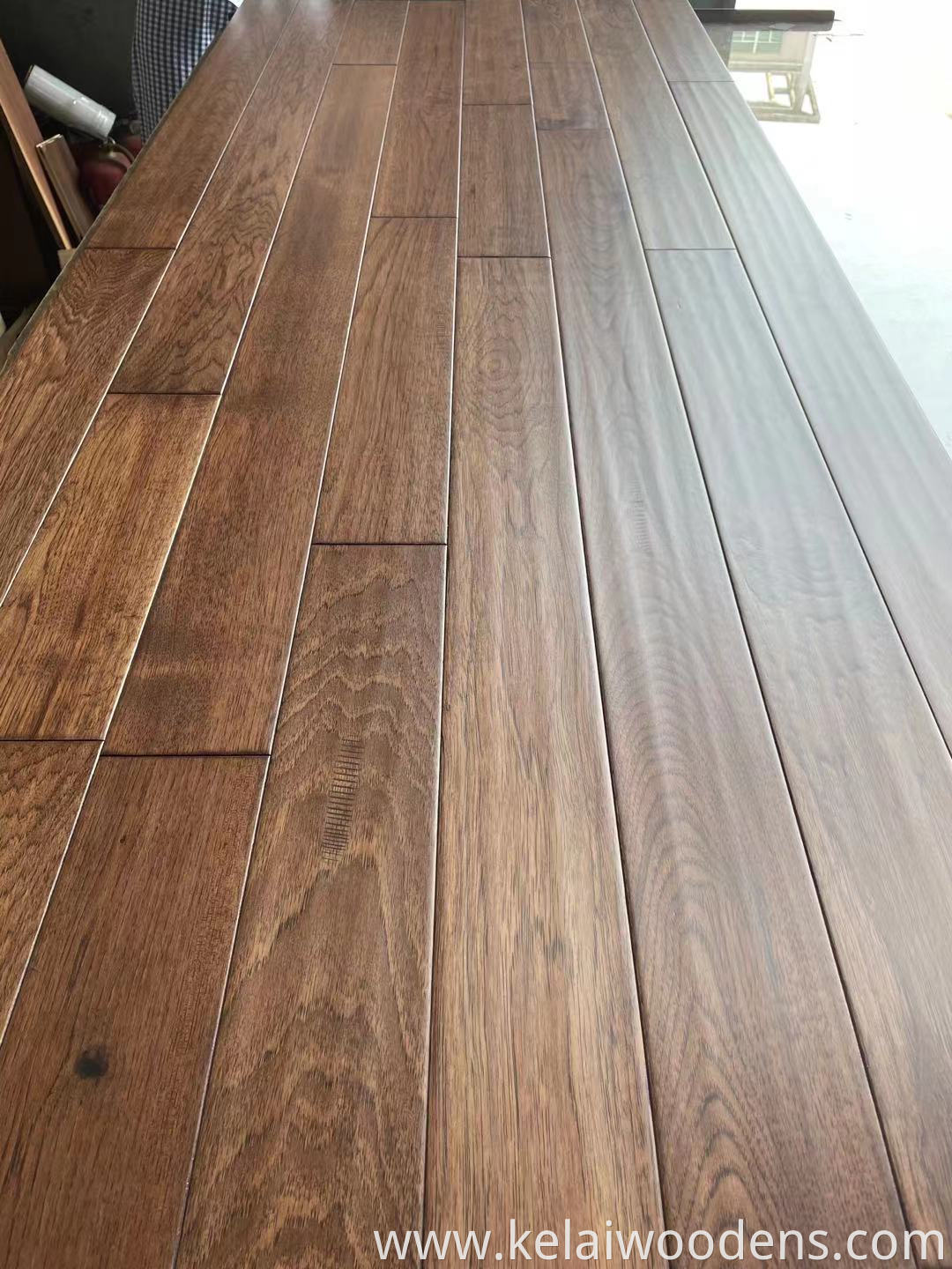 Hickory hardwood flooring / solid wooden floor